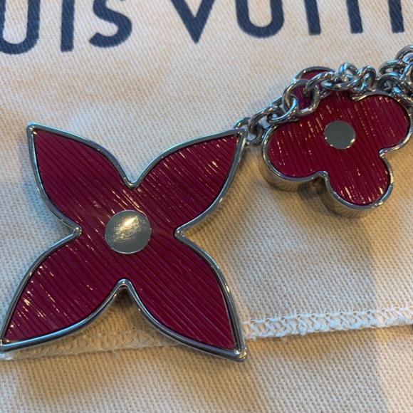 Louis Vuitton Authentic Metal bijoux sac fleur de epi Rubis Key Chain Bag Charm - Picture 8 of 16